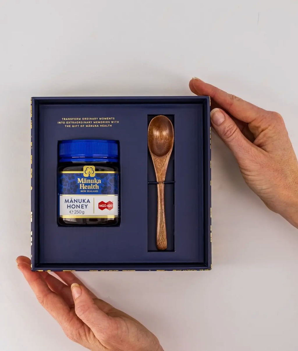 (EDITIE LIMITATA) Miere de Manuka MGO 400+ (250g) (set cu lingurita inclusa) | Manuka Health 3 (EDITIE LIMITATA) Miere de Manuka MGO 400+ (250g) (set cu lingurita inclusa) | Manuka Health - imagine 3