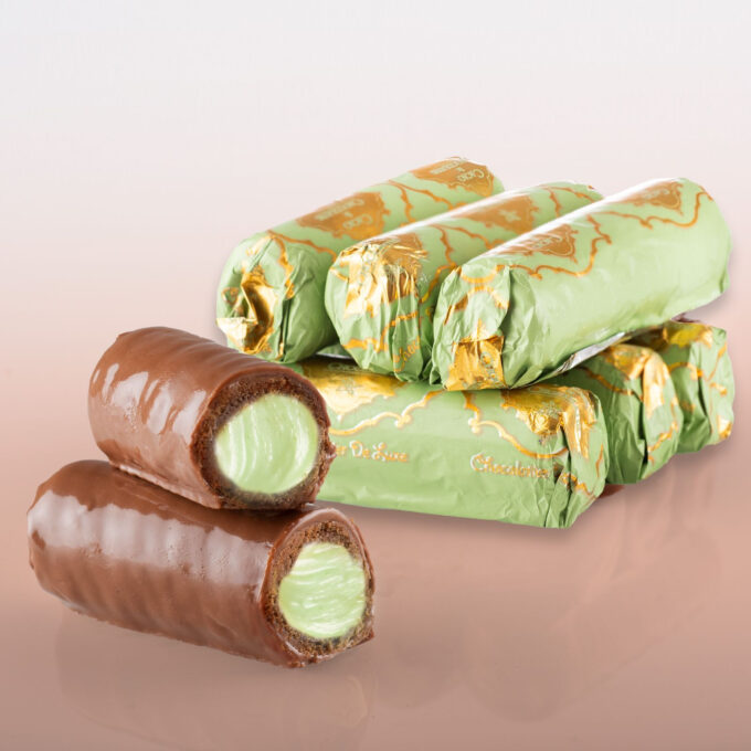 CIGARILLO PISTACHIO : Bomboane de ciocolata cu lapte umplute cu crema aroma de fistic
